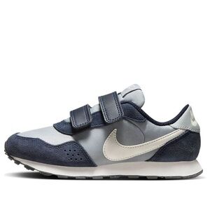 Nike MD Valliant little kids sneakers with Velcro